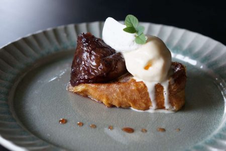 チーズとホワイトチョコレートのテリーヌ・コロンビエ・トリハと無花果