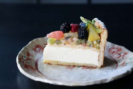 ケークアングレ・タルトレット オ ピスターシュ・シャルロットフリュイ